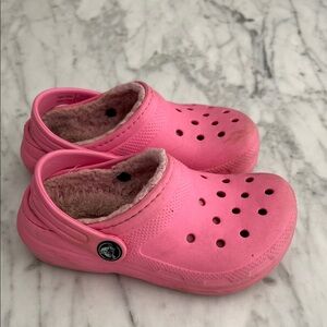 CROCS Kids Slippers in Vibrant Pink with Fleece Lining